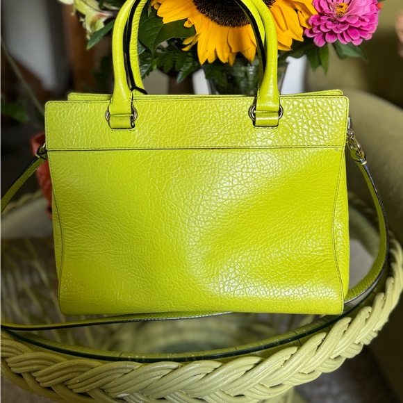 Kate Spade Perri Lane Romy Lime Green Bag! Pre-Loved - Picture 2 of 16